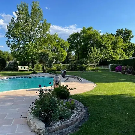 Superbe Avec Piscine فيلة Mérignac