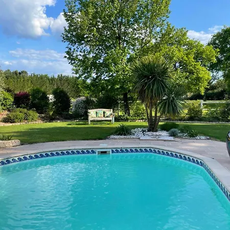 Superbe Avec Piscine فيلة